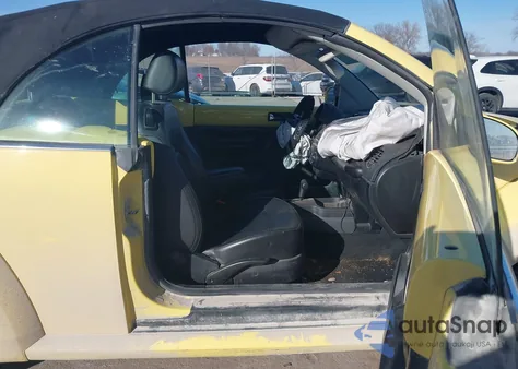 2008 Volkswagen New Beetle Se z USA, uszkodzony, nr VIN 3VWRF31Y08M415711